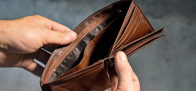 所持金が全くない状態ですが生活保護受給の申請はできますか?
